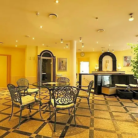 Waldesrand Hotel 4*